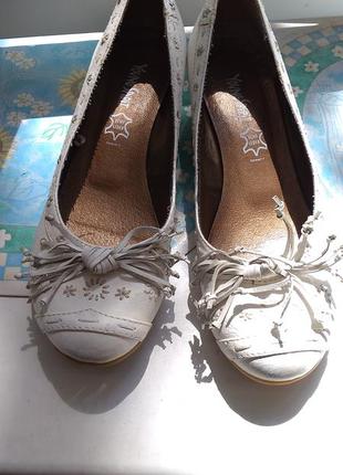 Туфельки белые 37р.young spirit кожа