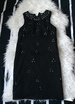 Легкое платье со стразами