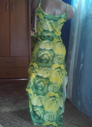 Яркое летнее платье-сарафан розы3 фото
