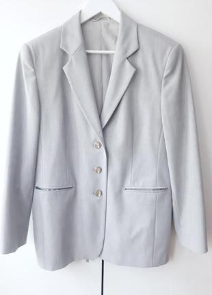 Пиджак светло-серый женский3 фото