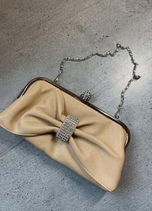 Жіночий бежевий клатч сумочку бант зі з’ємним ланцюжком