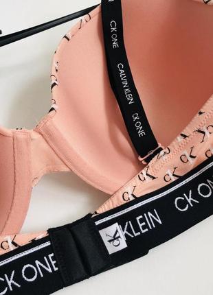 Бюстгальтер calvin klein, 36d/80d5 фото