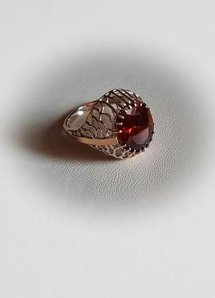 🫧 17 размер кольцо серебро с золотом цирконий красный2 фото