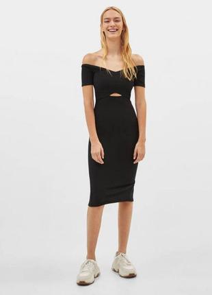 Чорна сукня