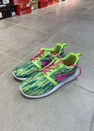 Легкі кросівки nike