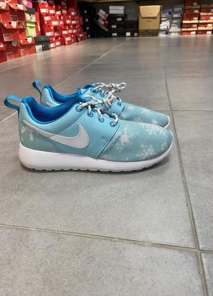 Легкі кросівки nike1 фото