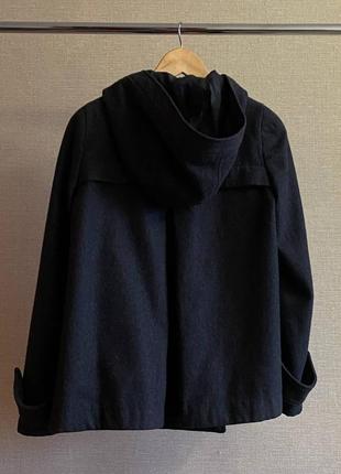 Короткое темно-серое двубортное пальто с шерстью в составе3 фото