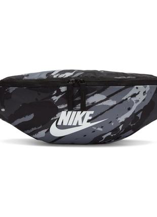 Сумка на пояс nike nk heritage hip pack- aop1 (арт. cu9276-010)1 фото