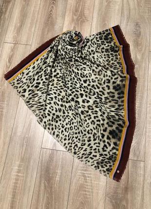 Шикарный шерстяной большой шарф палантин с тигровым принтом от edc3 фото