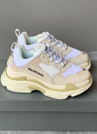 Кроссовки в стиле balenciaga triple s white beige
баленсиага кросівки чоловічі