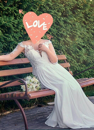 Весільна сукня в ідеальному стані