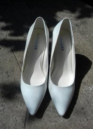 Классические,лаковые свадебные туфли лодочки hongquan7 фото