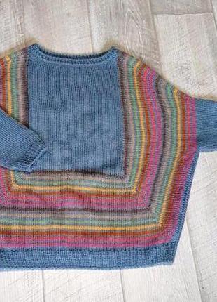 Жіночий светр ручної роботи оверсайз незвичайного фасону4 фото