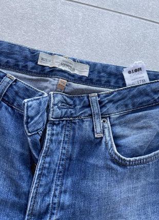 Стильные рванные джинсы mom5 фото