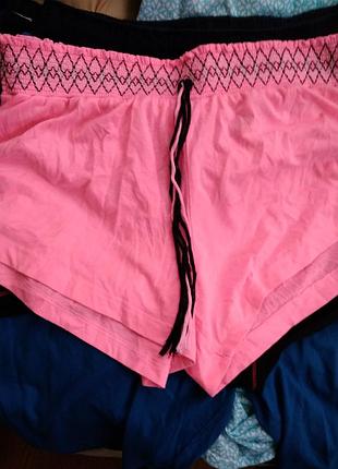 Шорти.