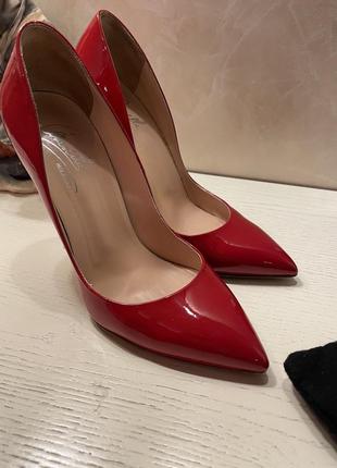 Лаковые красные туфли лодочки cerassela2 фото