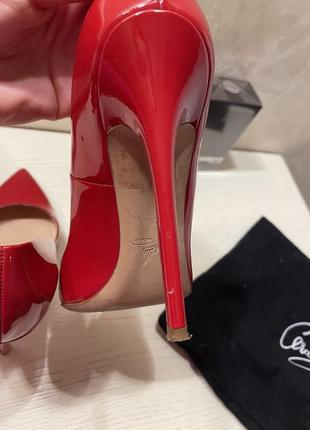 Лаковые красные туфли лодочки cerassela4 фото