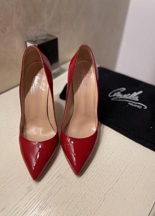 Лаковые красные туфли лодочки cerassela7 фото