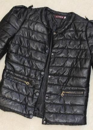 Куртка-жакет із об'єднання ємними рукавами