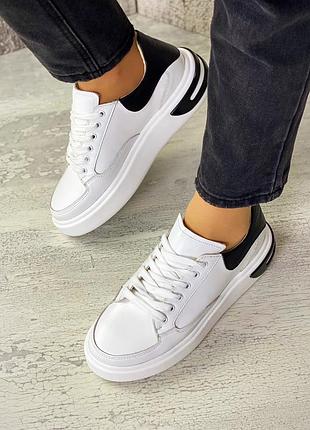 Кожаные натуральные кроссовки