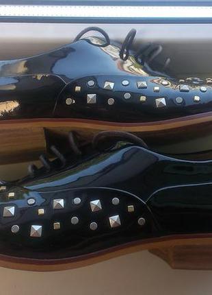 Шкіряні лакові туфлі clarks narrative