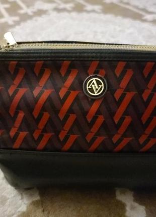 Жіноча прекрасна косметичка мривезена зі сша.фірми adrienne vittadini