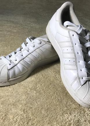 Продам кроссовки adidas