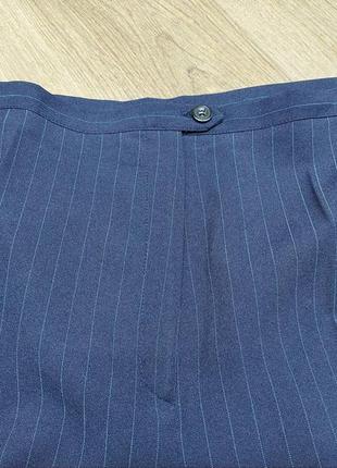 Классические свободные прямые синие брюки в полоску со стрелками8 фото