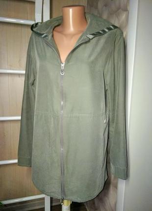 Кофта вітровка капюшонка