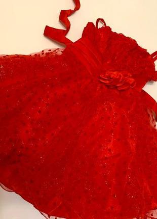 Красивое нарядное пышное платье
