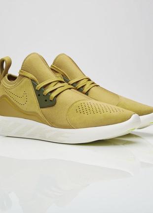 Кросівки nike lunarcharge. оригінал nike. два розміру.1 фото