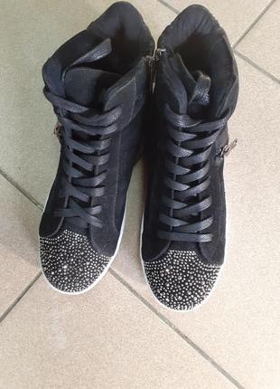 Распродажа, скидка fergalicious нарядные сникерсы, кеды, с камушками, обувь из сша