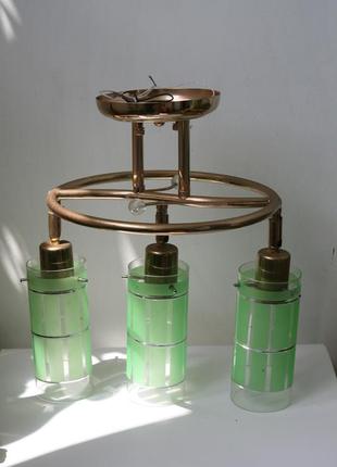 Люстра на три плафона