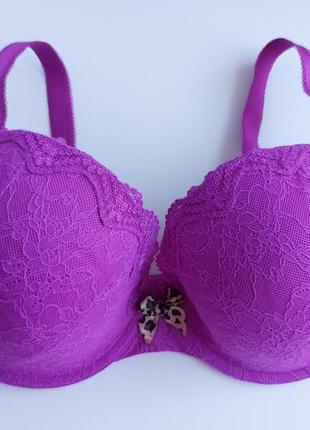 Яскравий бюстгальтер на пишні форми