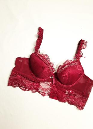 Нереально красивий і сексуальний бюстик!