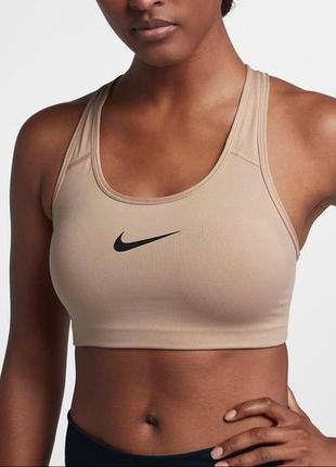 Спортивный топ nike classic swoosh nude1 фото