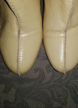 Сапоги бежевые демисезонные кожаные на каблуке высокие8 фото