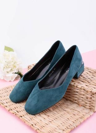 Стильные синие бирюзовые замшевые туфли на широком низком каблуке балетки