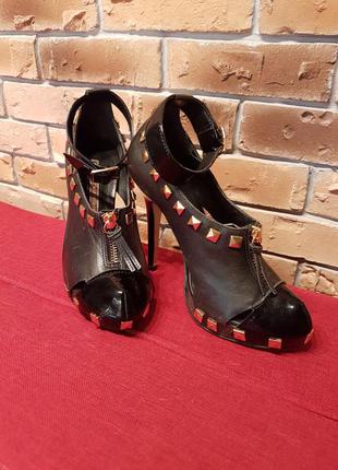 Невероятные buffalo london 35размер!