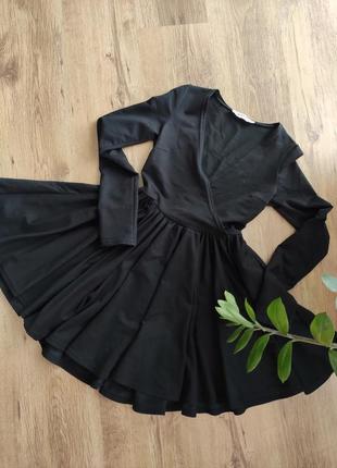 Класне чорне плаття