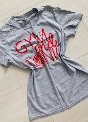 Ультрамодная оригинальная футболка