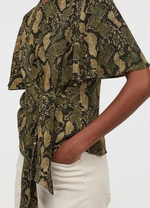 Блуза блузка з віскози з вузлом в анімалістичний принт пітона від h&m3 фото