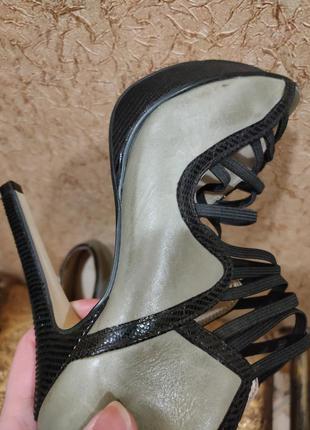 Шикарные туфли светло-оливкого цвета9 фото