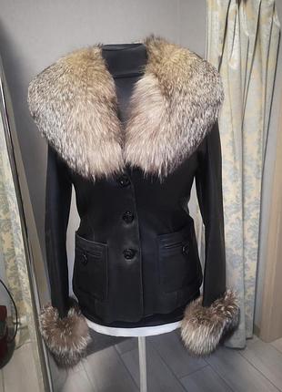 Шкіряна куртка-піджак з хутром чорнобурки