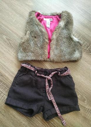 Стильный комплект меховая жилетка h&m и теплые шорты f&f