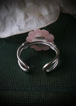 Серебряное кольцо с перламутром и жемчугом цветок универсальный размер5 фото