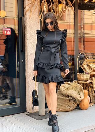 Весеннее платье с пояском и рюшами