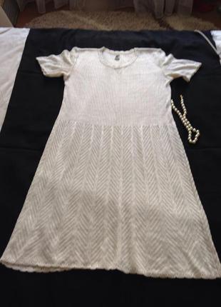 Трикотажне плаття біле