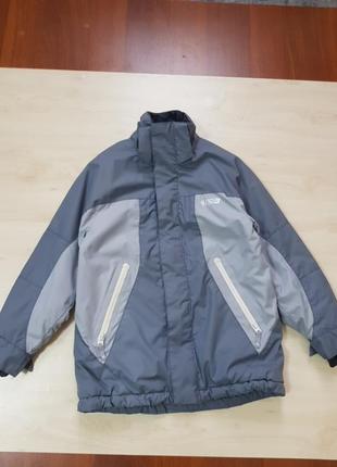 Чудова куртка 8-9 років