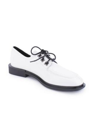 Стильные белые закрытые туфли на шнурках низкий ход4 фото
